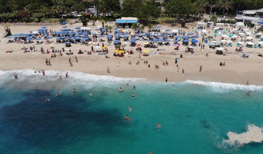 Dünyaca ünlü plajlarda 39 derecede bayram yoğunluğu